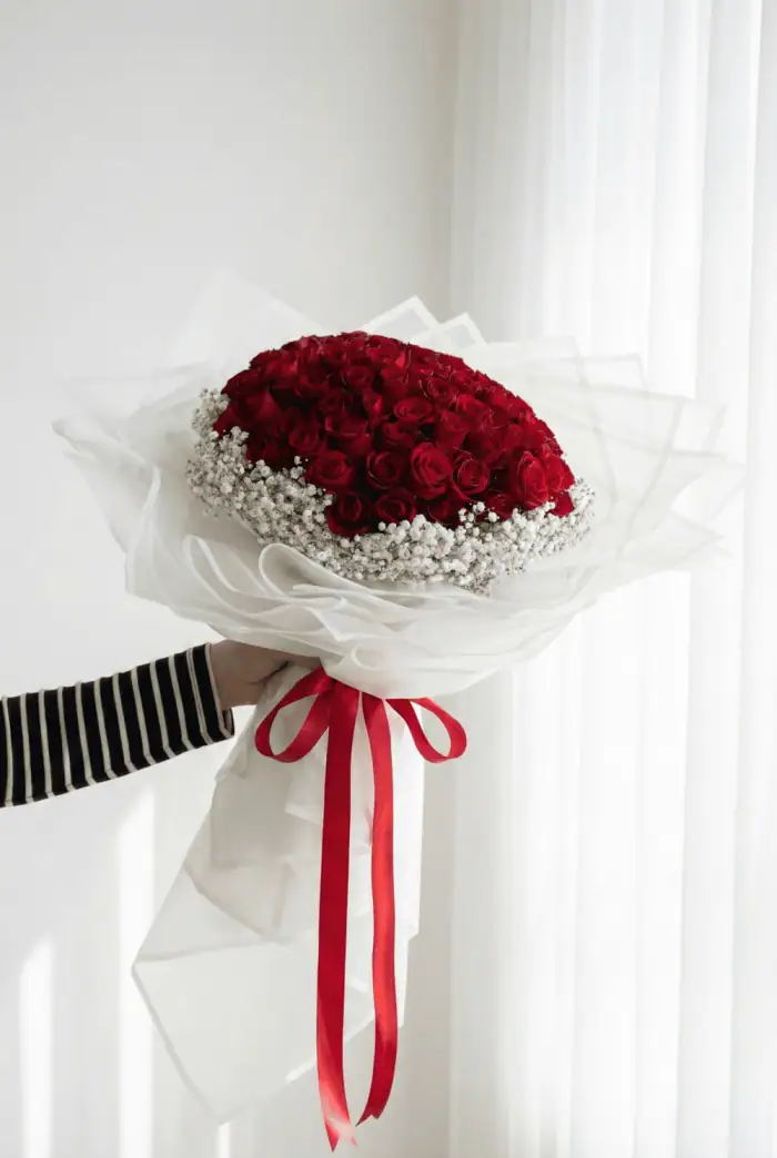 دسته گل 60 شاخه رز با ژیپسوفیلا کد 10004 - Image 1