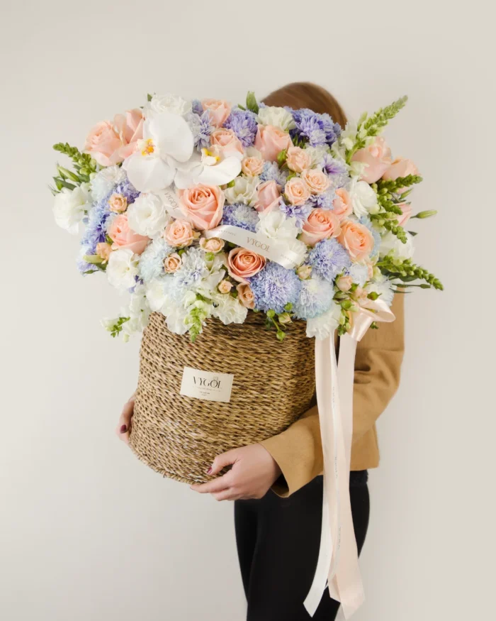 سبد گل لونا کد 9019 - Image 1